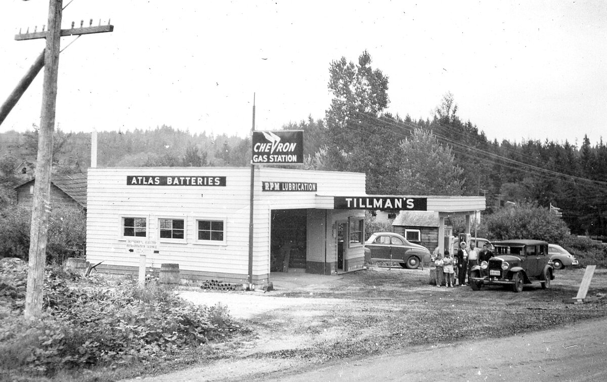 Wally Tillman’s garage in Home ca. 1947. The site is a Shell station today.